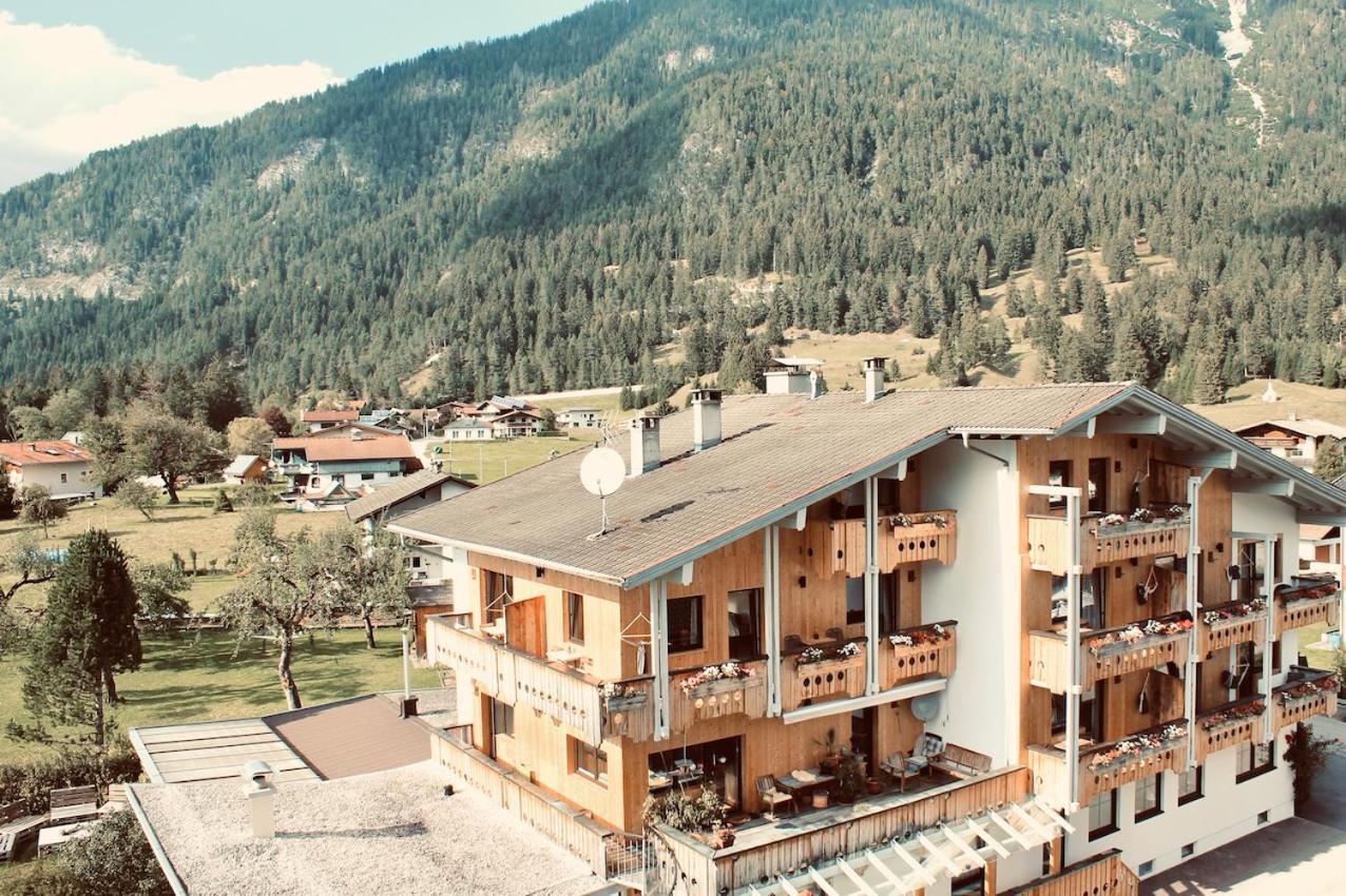 Pension Kreuzeck - Dein Gluecksplatz Am Lech Weissenbach am Lech Exteriör bild